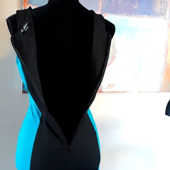 Guess Turquoise & Black Tank Scoop Neck Bodycon Dress Size M/M/ NWOT - Picture 10 of 12